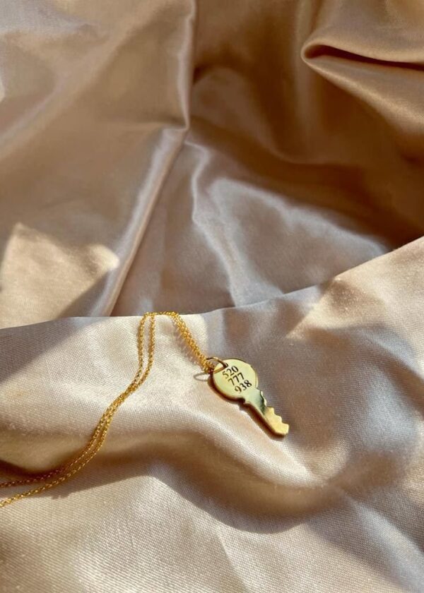 Allatra Sembollü Anahtar Kolye | 22K Altın Kaplama 925 Gümüş - Görsel 3