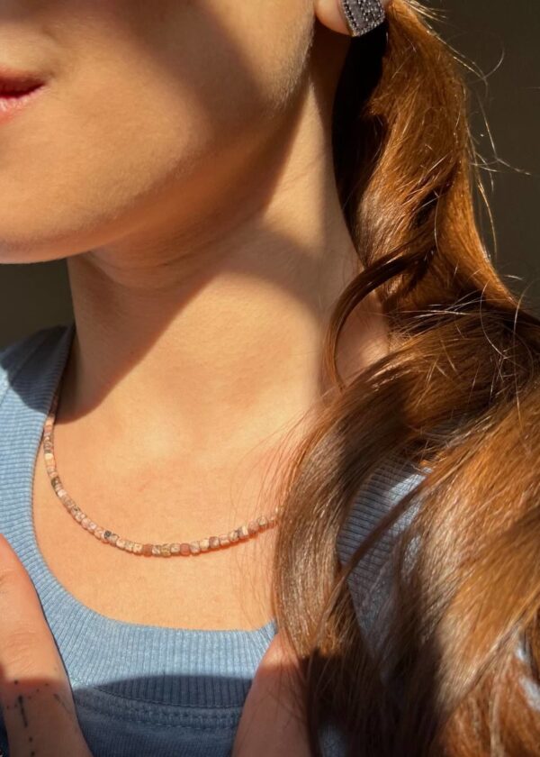 Rodokrozit Doğal Taş İnce Dizi Küp Kolye - Görsel 4