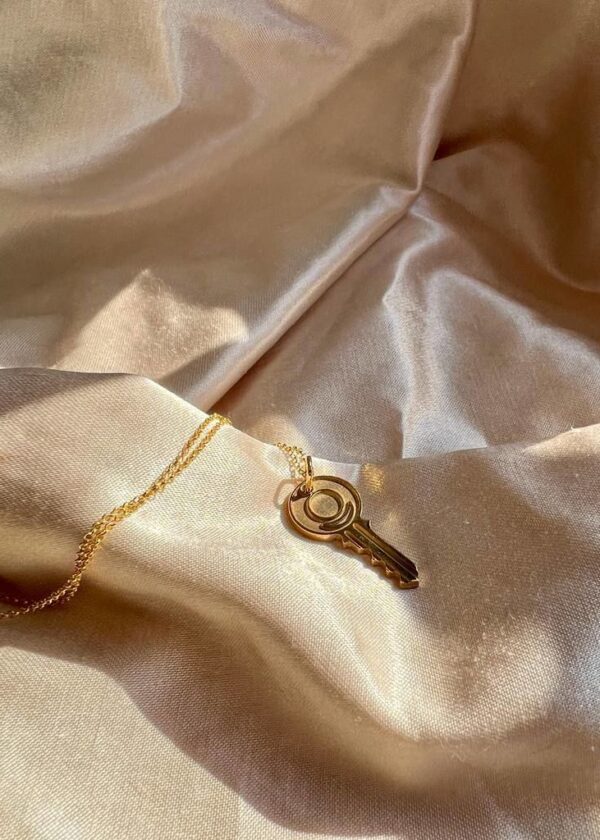 Allatra Sembollü Anahtar Kolye | 22K Altın Kaplama 925 Gümüş - Görsel 2