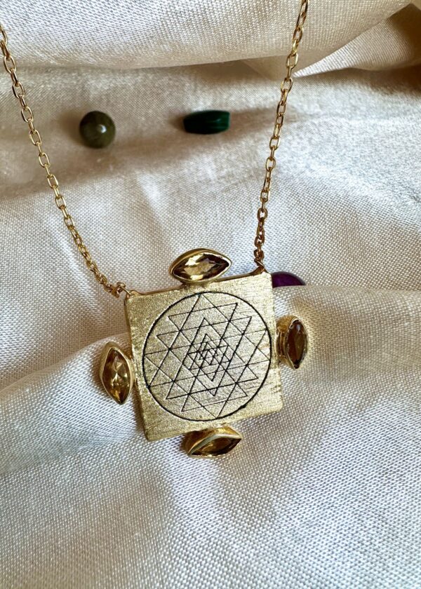 Sri-Yantra Özel Tasarım Sitrinli Kare Kolye | 925® Gümüş 22K Altın Kaplama - Görsel 4